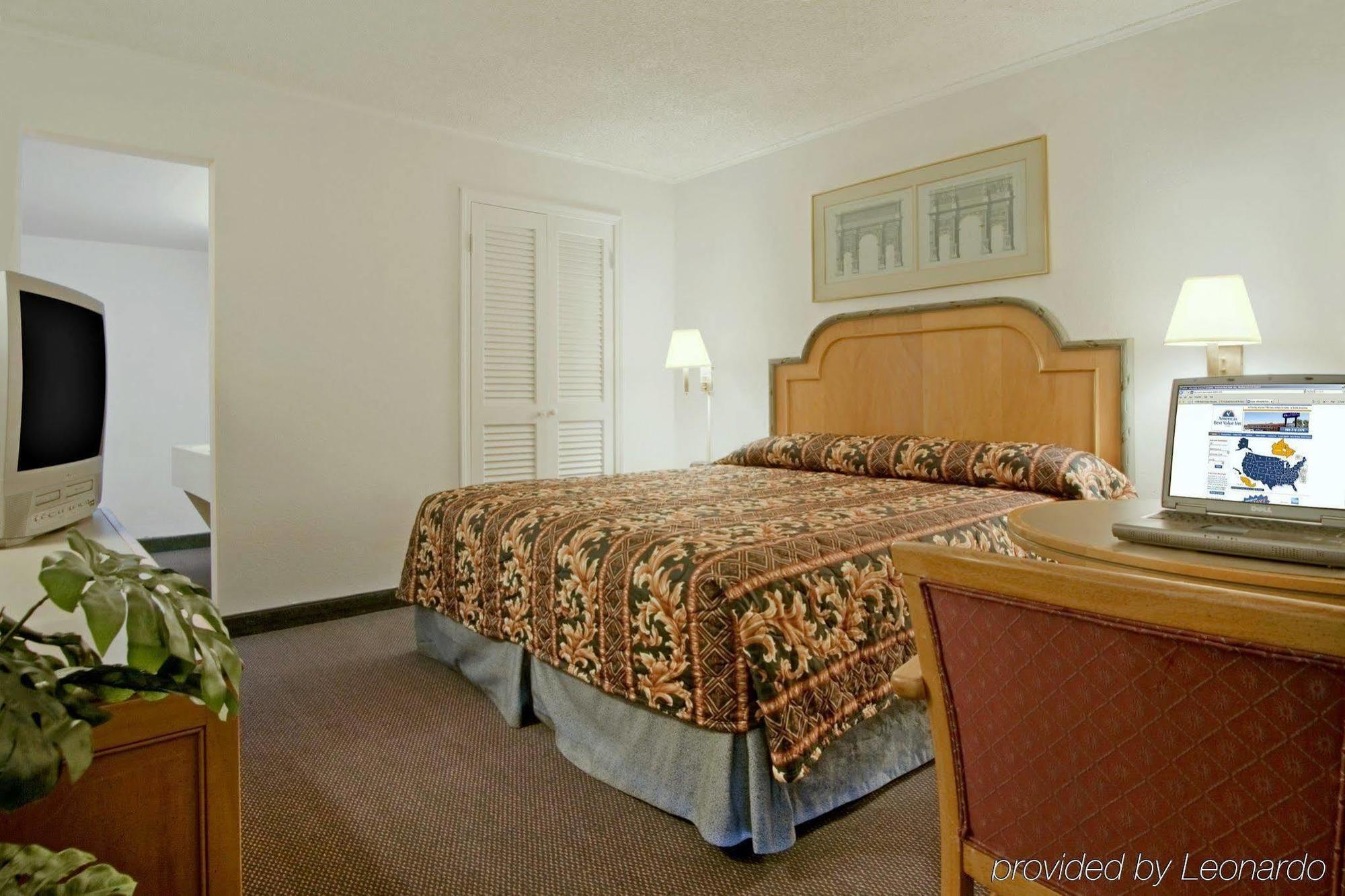 Americas Best Value Inn Fort Jackson Columbia Room photo