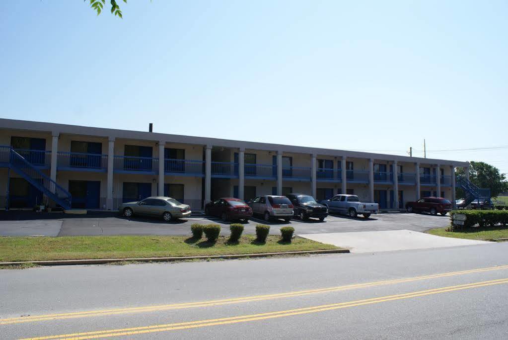 Americas Best Value Inn Fort Jackson Columbia Exterior photo